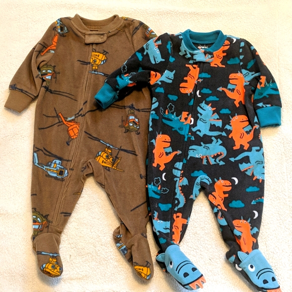 Carter's set of two 3 month old fleece footed onesie pajamas - Picture 1 of 8